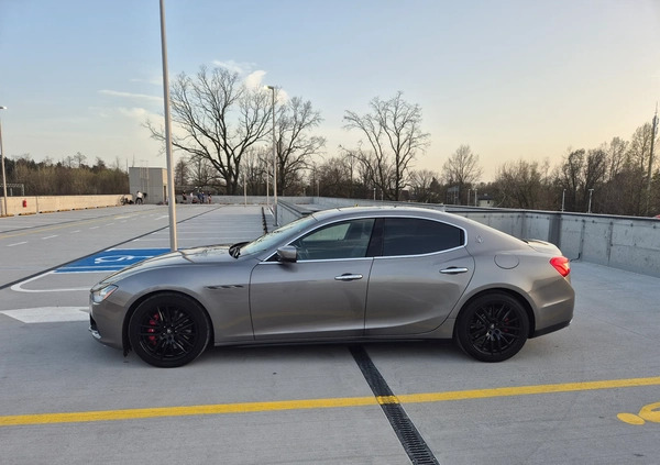 Maserati Ghibli cena 124500 przebieg: 99000, rok produkcji 2016 z Sulejówek małe 106